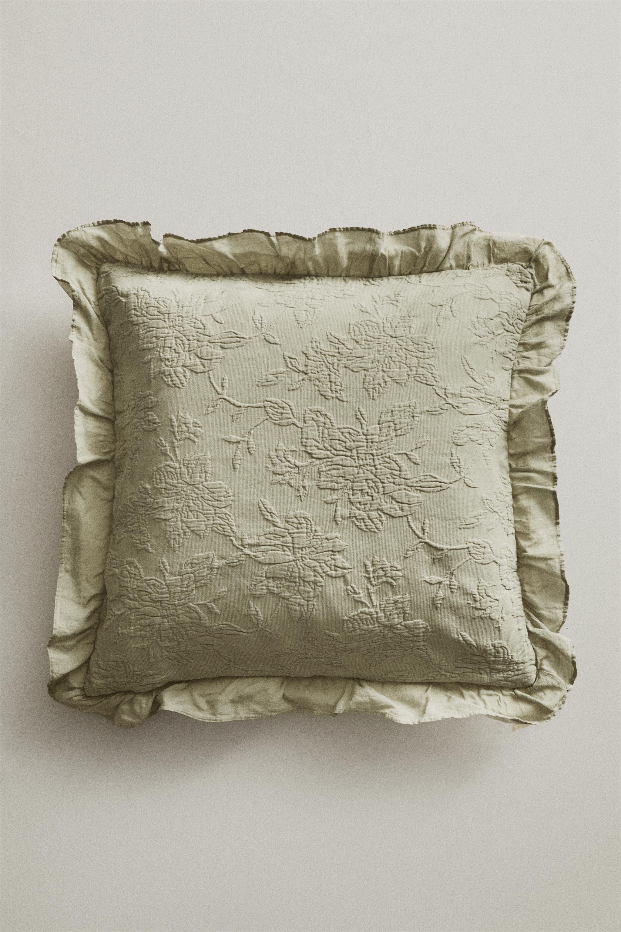HOUSSE DE COUSSIN JACQUARD VOLANT
